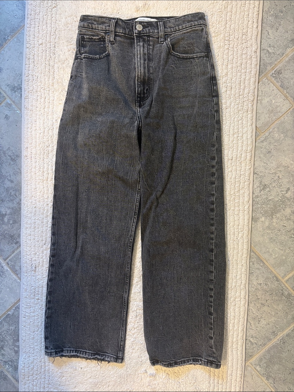 Abercrombie & Fitch Women's the crop wide leg ultra high rise in Washed Black